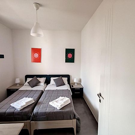La Dama Di Loto Appartement Lecce Buitenkant foto
