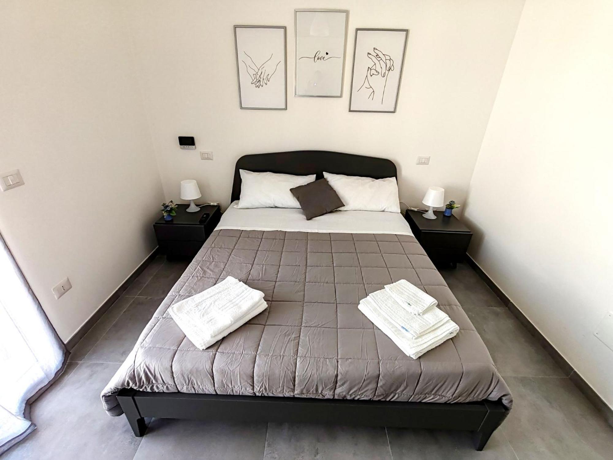 La Dama Di Loto Appartement Lecce Buitenkant foto